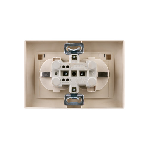 Розетка двойная 2П+З с защ. шт. и прозрачной крышкой 16А 250В IP44 сл. кость 